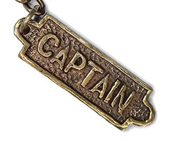 Брелок бронзовый табличка капитан